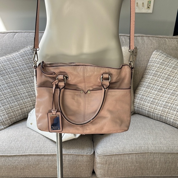 Elegant Tan Leather Handbag - Picture 1 of 8